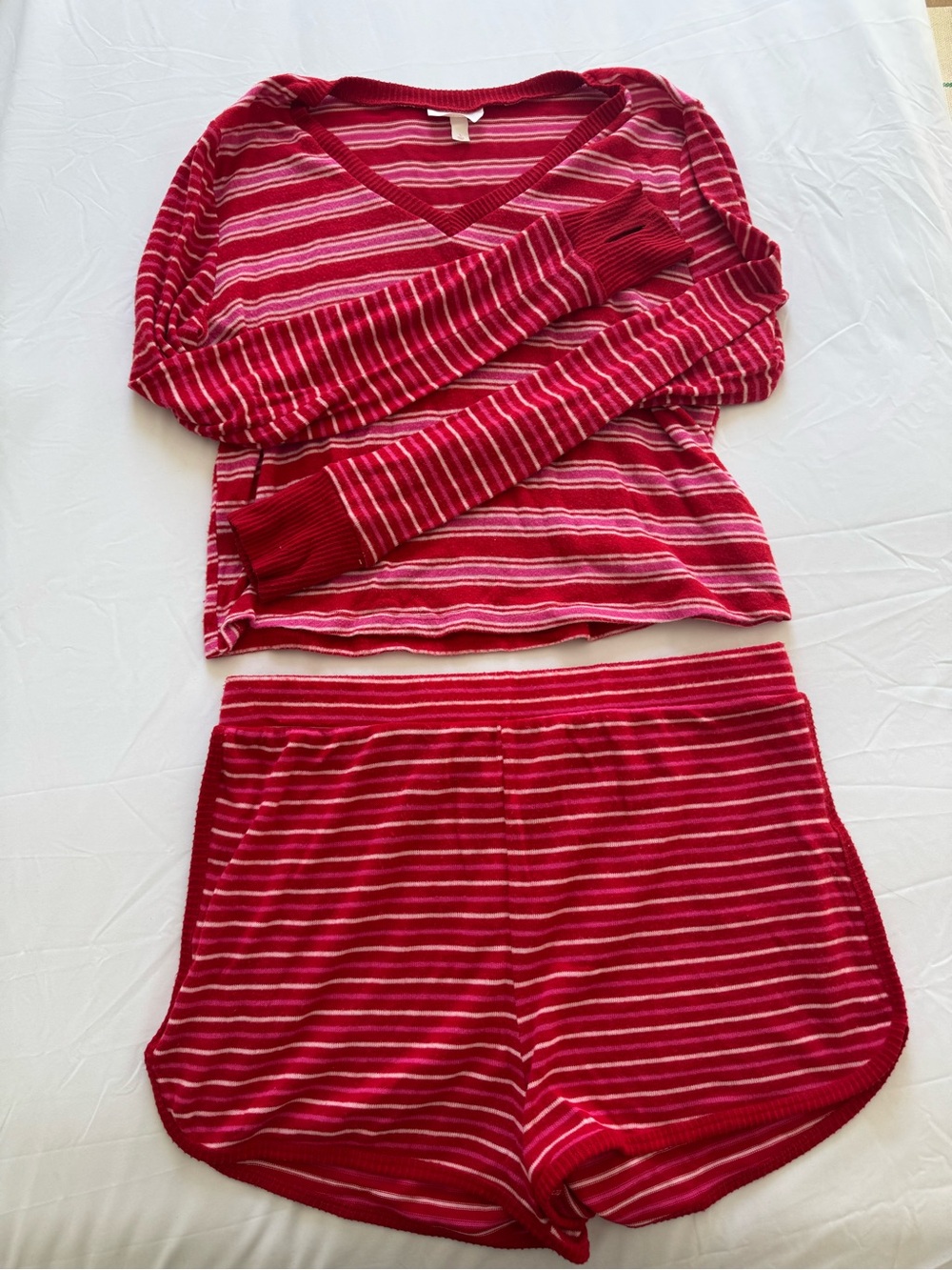 Colsie Red and Pink Striped V‑Neck Lounge Set
